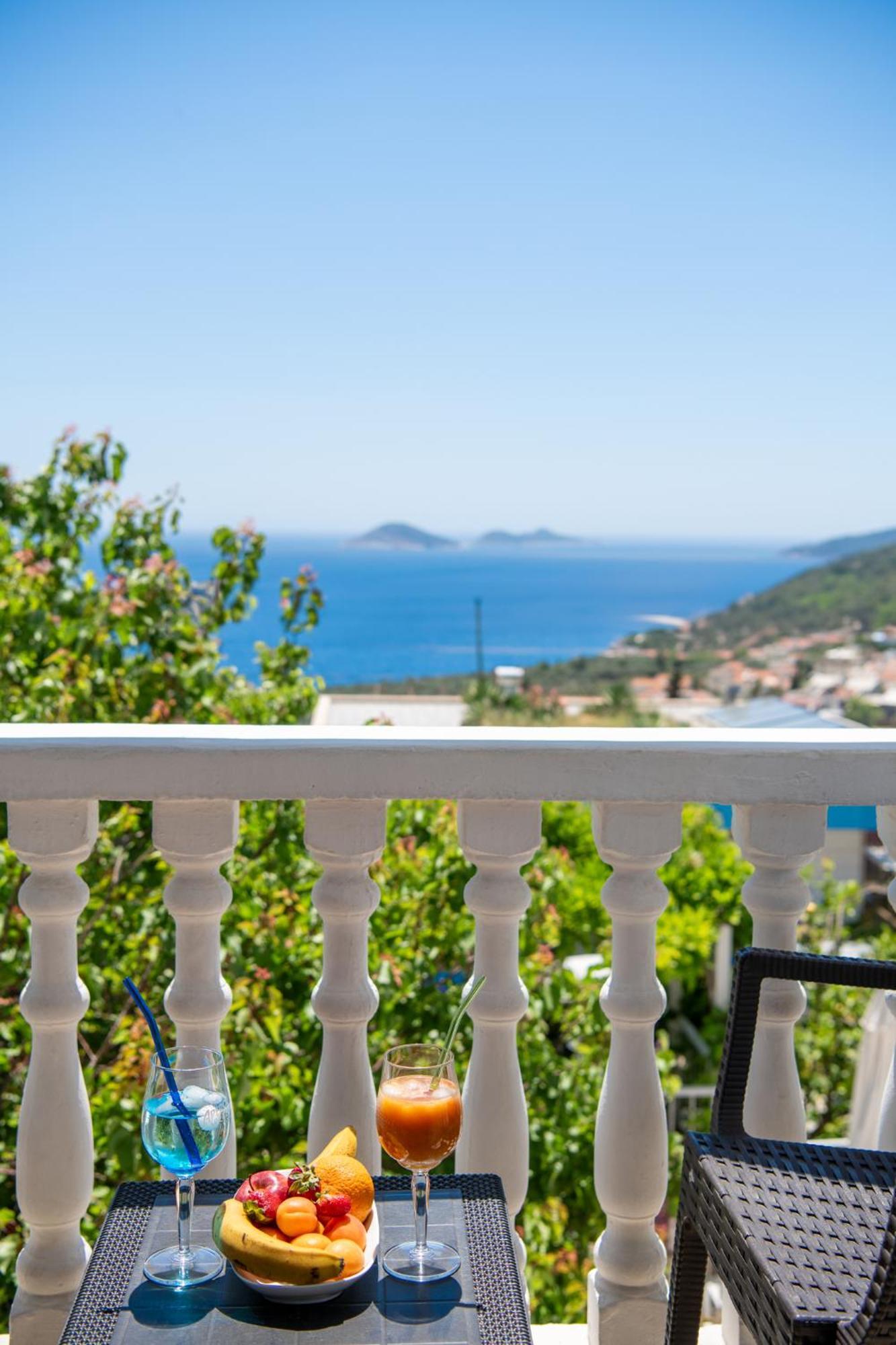 Kelebek Hotel Kalkan Esterno foto