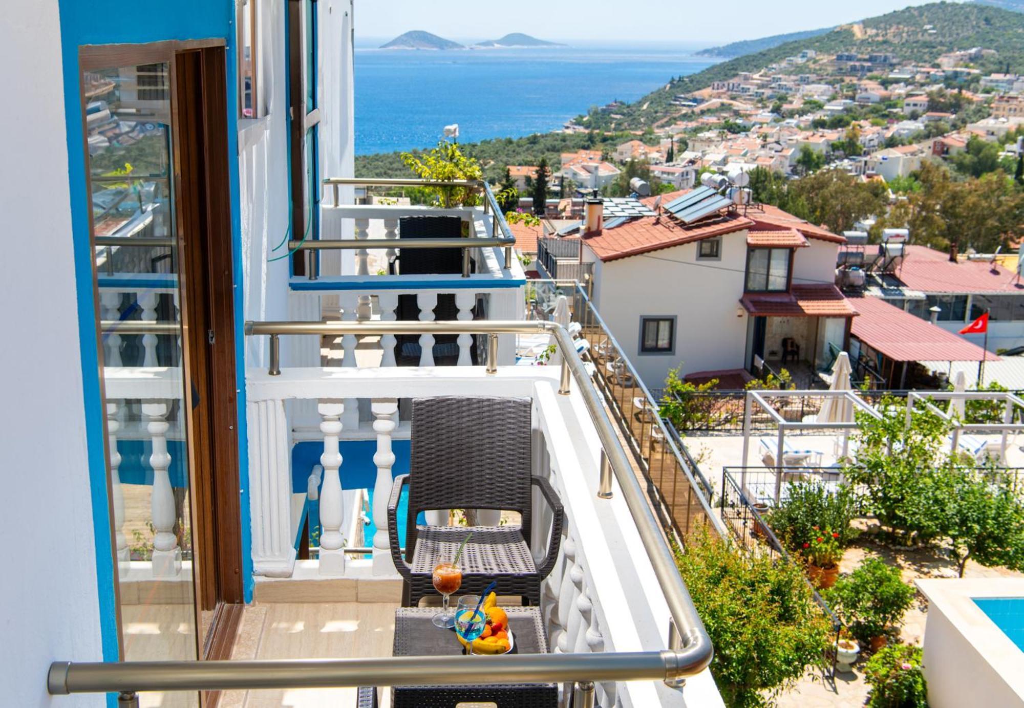 Kelebek Hotel Kalkan Esterno foto